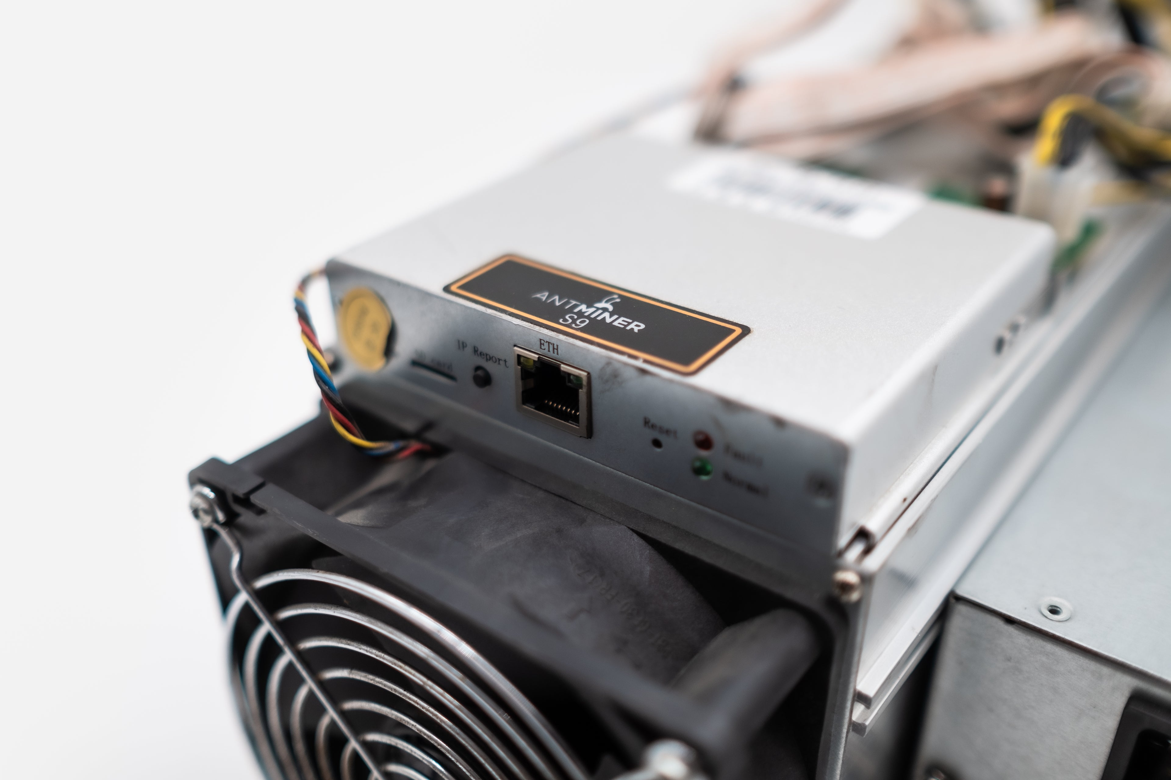 Bitmain Antminer S9 front